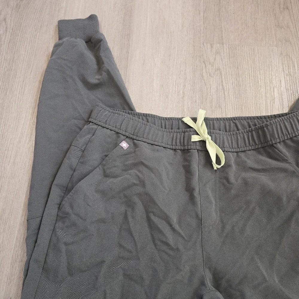 FIGS Scrubs Gray Tansen Jogger Scrub Pants, Men's SIZE M